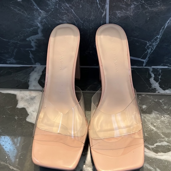 Nude Heels - Picture 3 of 4